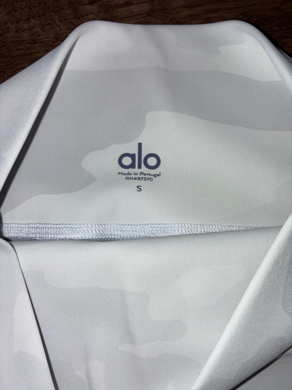 Alo Vapor Wild Thing Bra & Alo 
High Waist Vapor Biker Shorts in Camo Size Small