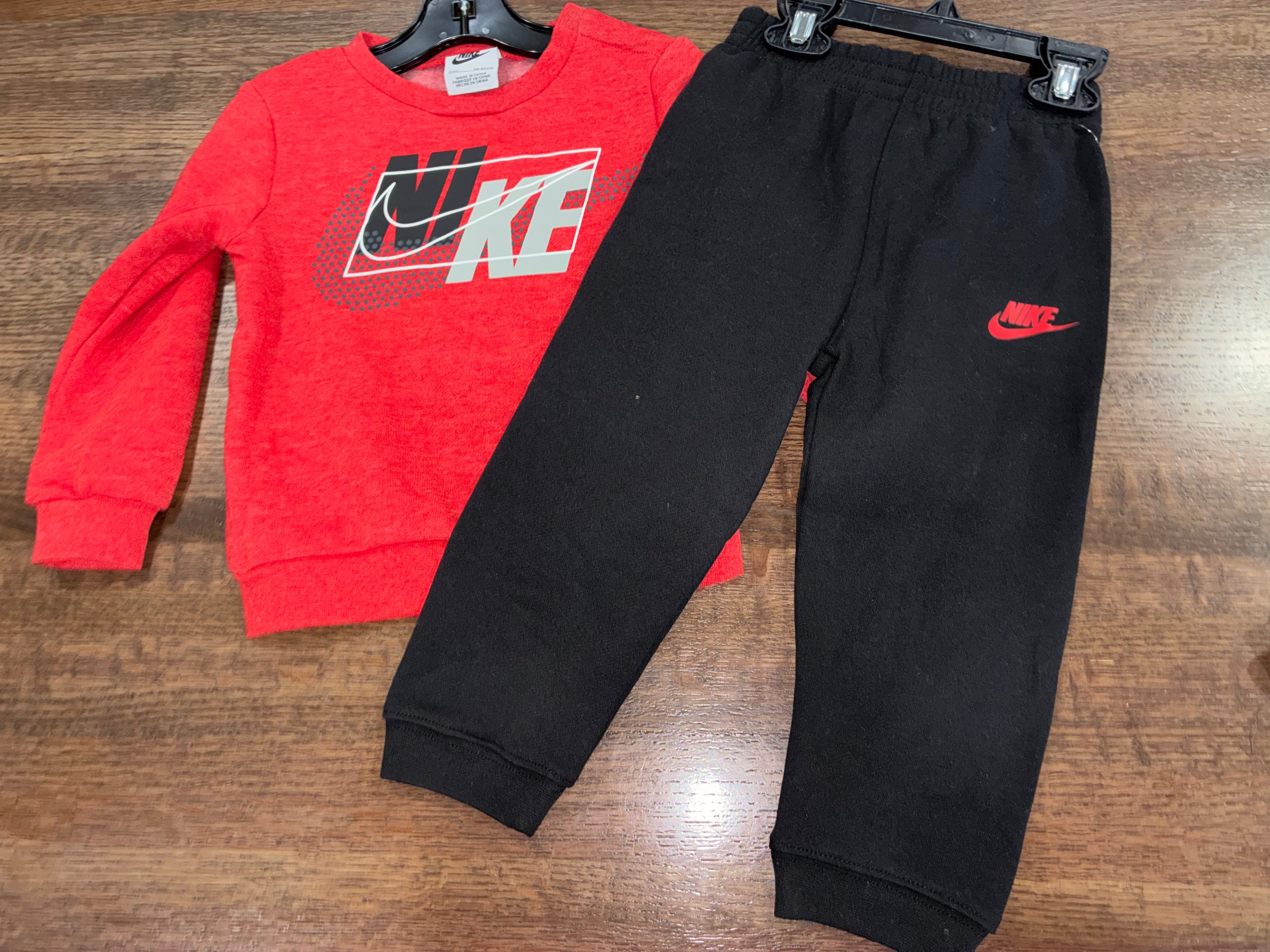 Nike Boys Crewneck Sweatshirt & Joggers Set Size 24 Months