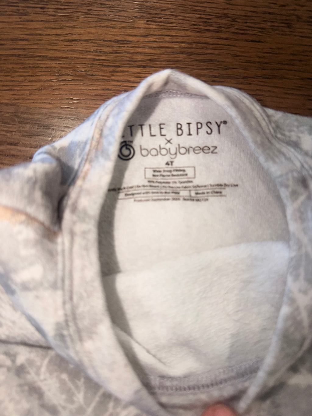 Little Bipsy x Baby Breeze White Camo Fleece Jogger Set Size 4T