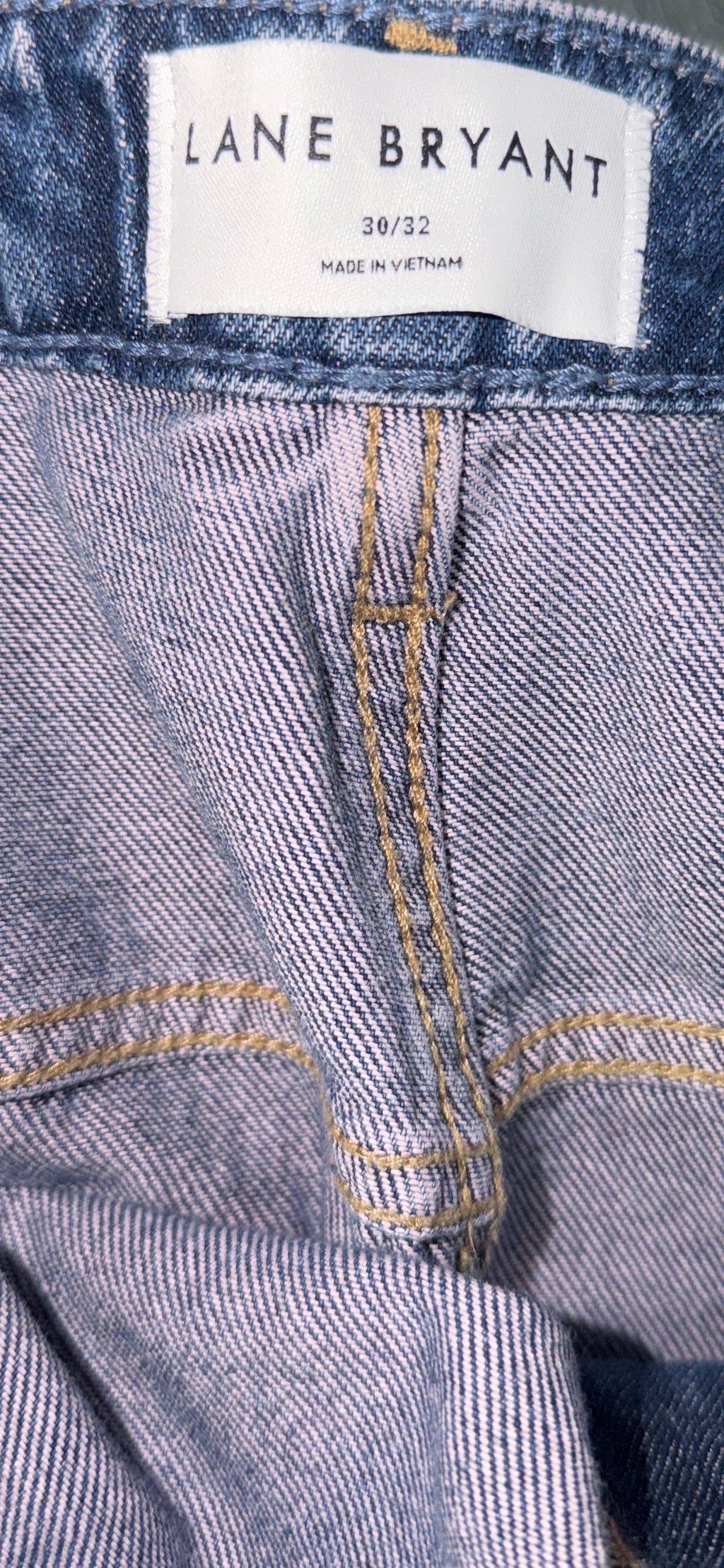 Women’s Lane Bryant Midrise Boyfriend Jean NWT Size 30