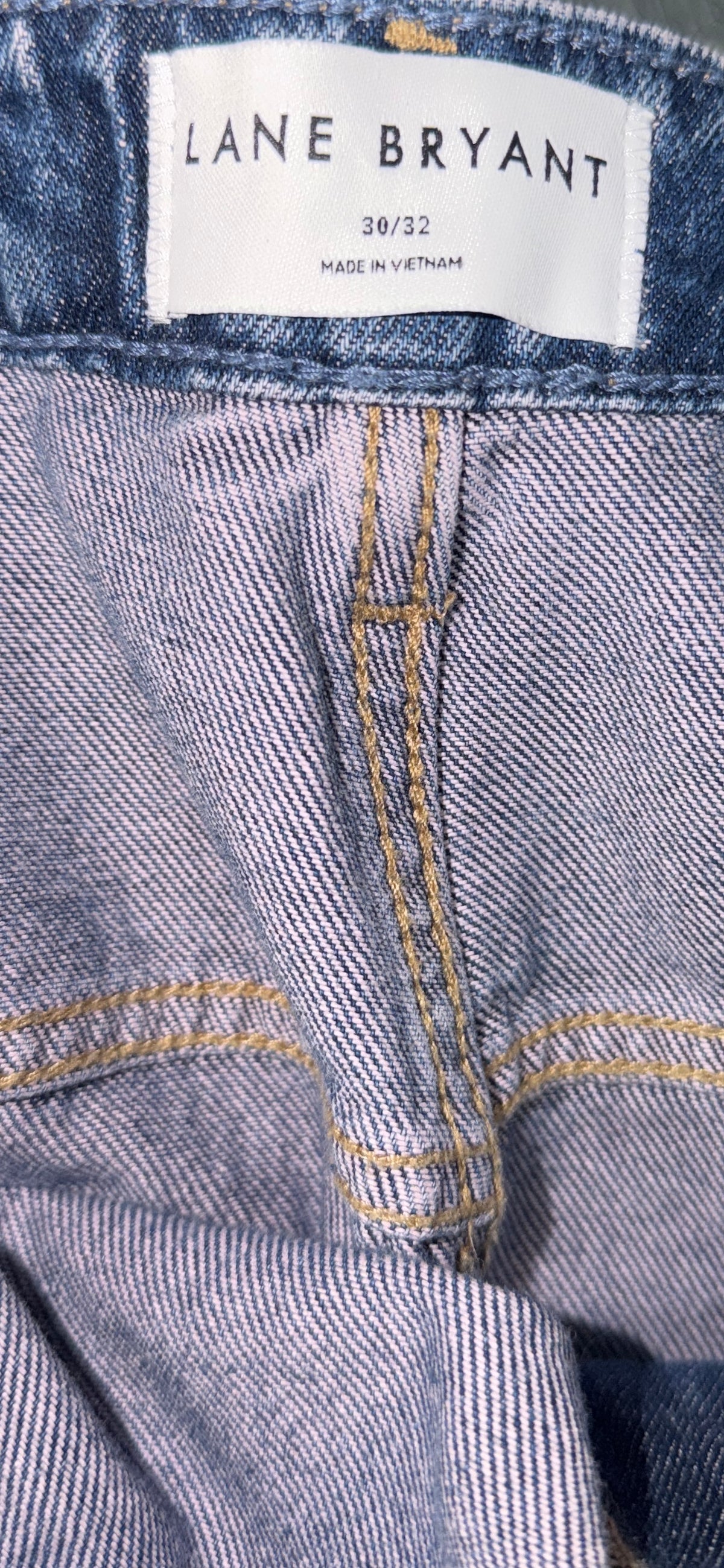 Women’s Lane Bryant Midrise Boyfriend Jean NWT Size 30