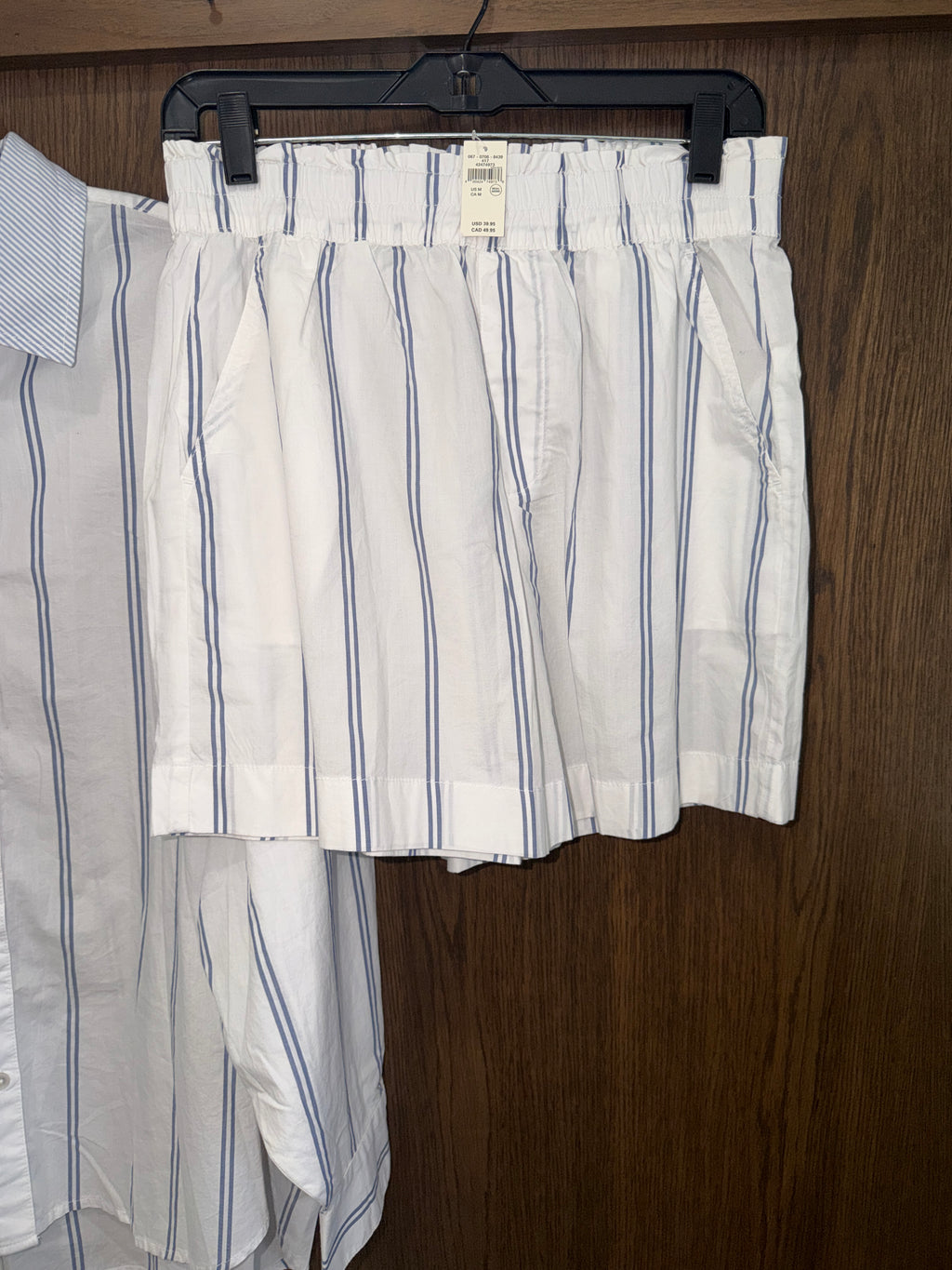 Aerie
Oversized White + Blue Striped Button-Up Matching Shirt & Shorts Set 
Size Medium NWT