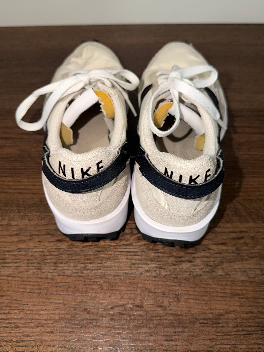 Nike Waffle Debut Women’s 6.5 White Black DH9523-100 Suede Retro Sneakerso