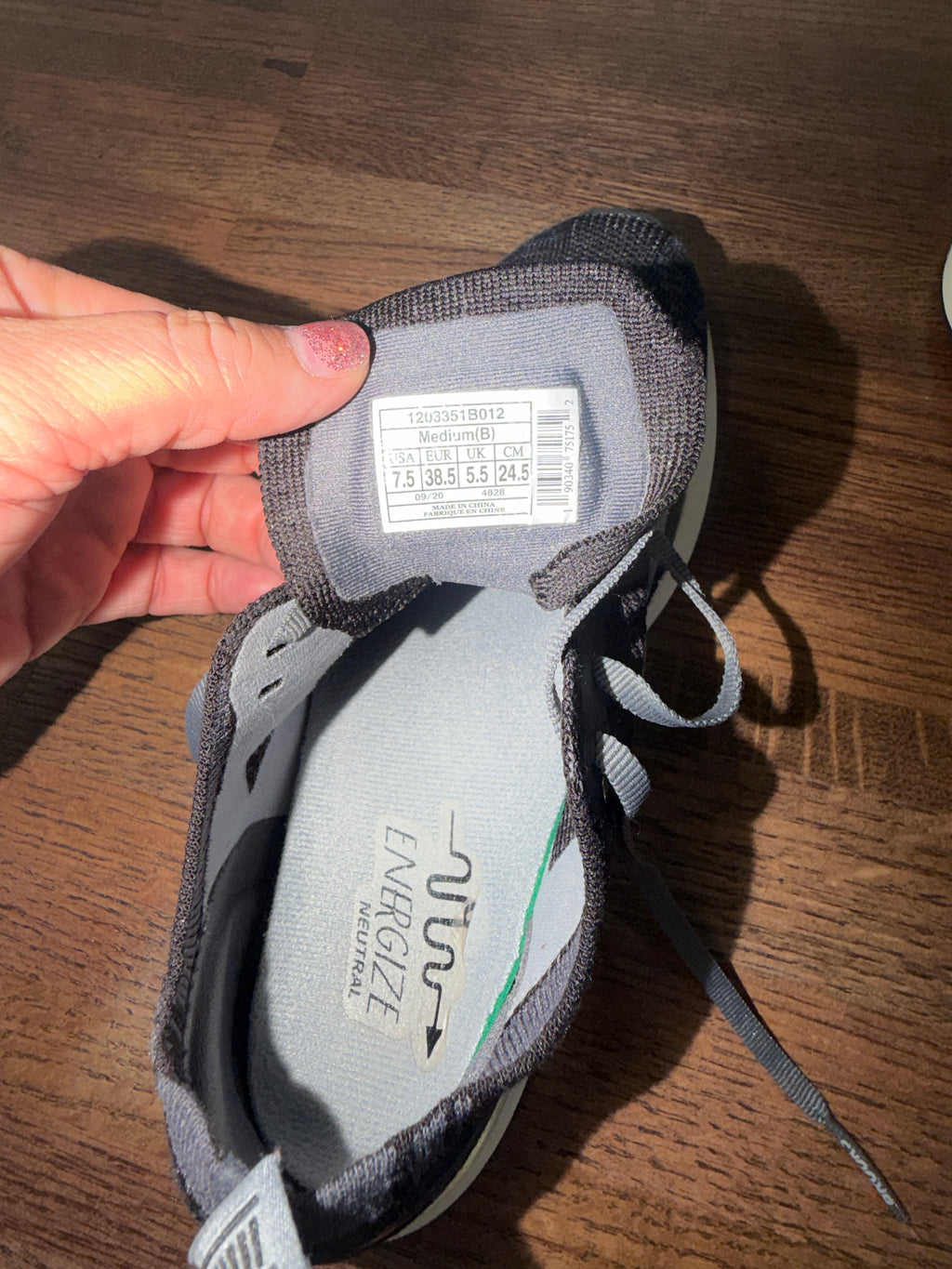 Brooks Levitate 4 Women’s Size 7.5 Black Gray Running Shoes 1203351B012