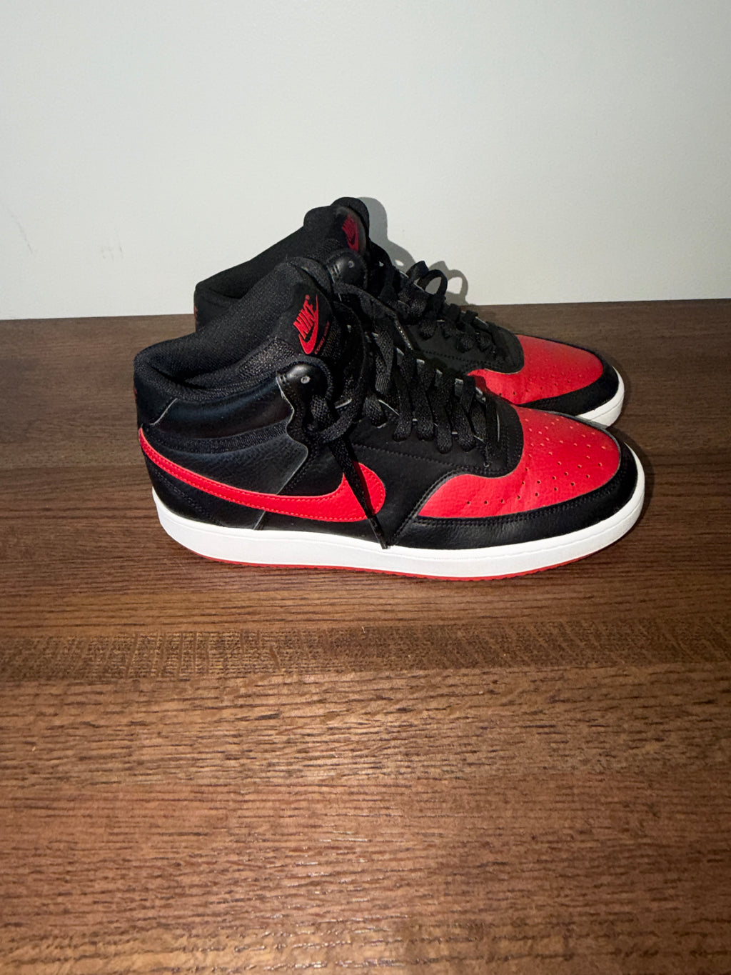 Nike Court Vision Mid Bred Men’s 8.5 Black Red White DM8682-001 Sneakers Shoes