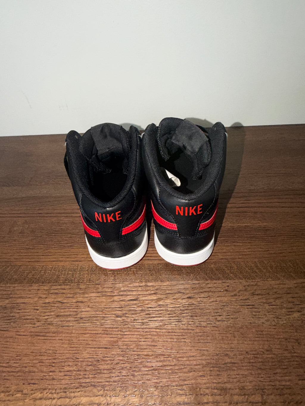 Nike Court Vision Mid Bred Men’s 8.5 Black Red White DM8682-001 Sneakers Shoes
