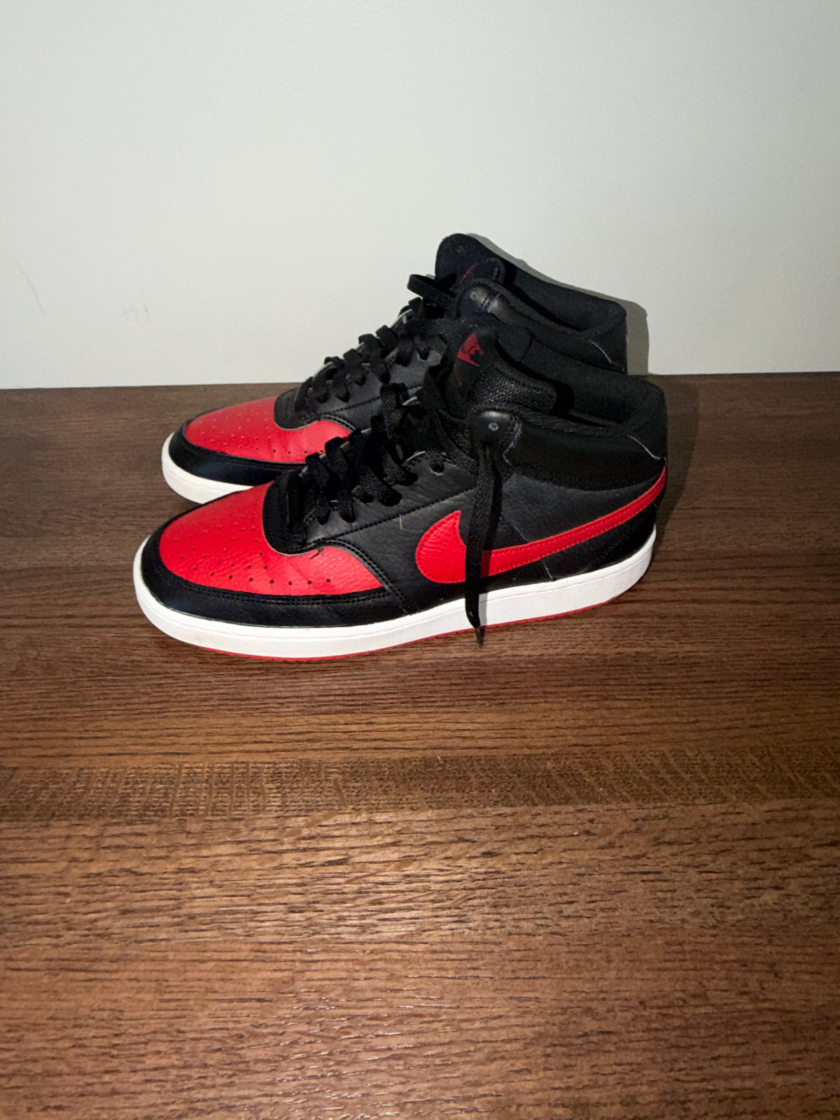 Nike Court Vision Mid Bred Men’s 8.5 Black Red White DM8682-001 Sneakers Shoes