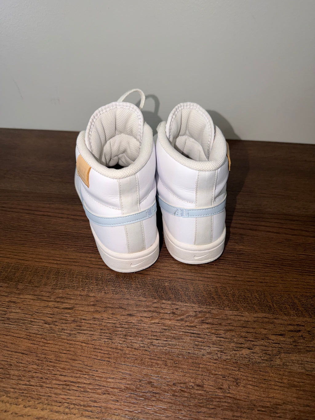 Nike Court Royale 2 Mid Women’s 7.5 White Blue Tint CT1725-106 High Top Shoes