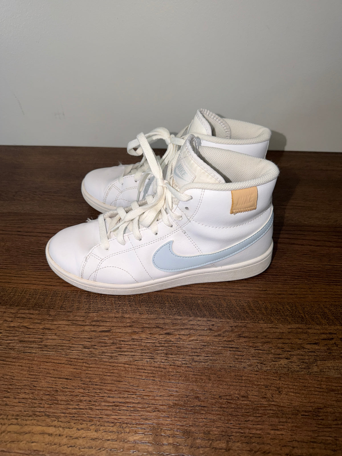 Nike Court Royale 2 Mid Women’s 7.5 White Blue Tint CT1725-106 High Top Shoes
