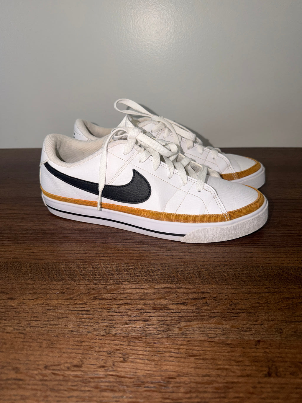 Nike Court Legacy Next Nature Women’s 8.5 White Desert Ochre Black DH3161-100