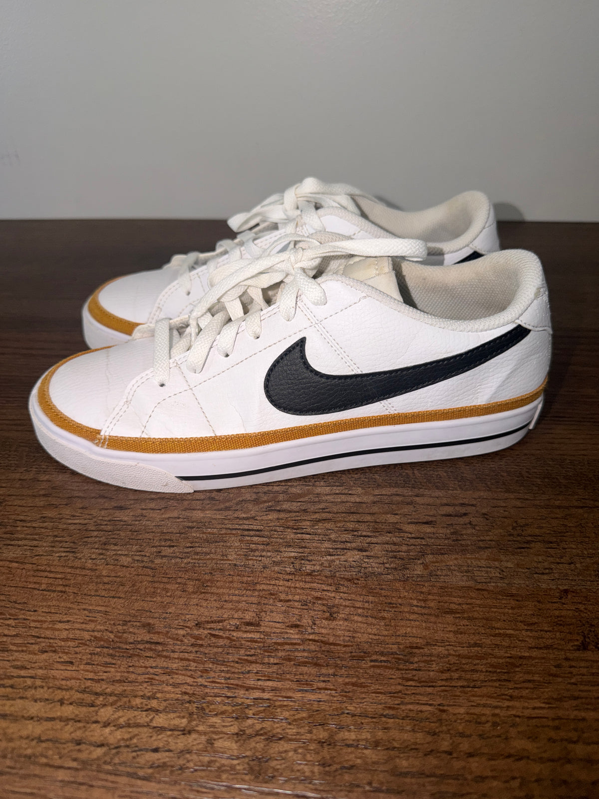 Nike Court Legacy Next Nature Women’s 8.5 White Desert Ochre Black DH3161-100