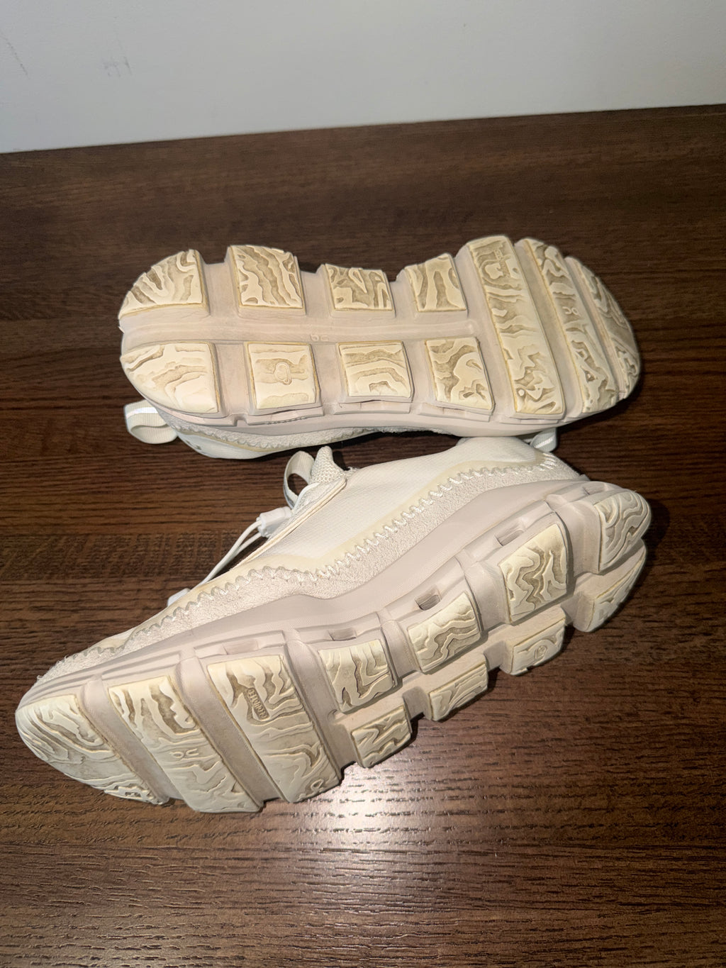 On Cloudaway 2 Men’s 8.5 Sand Ice Beige CloudTec Hiking Lifestyle Shoes