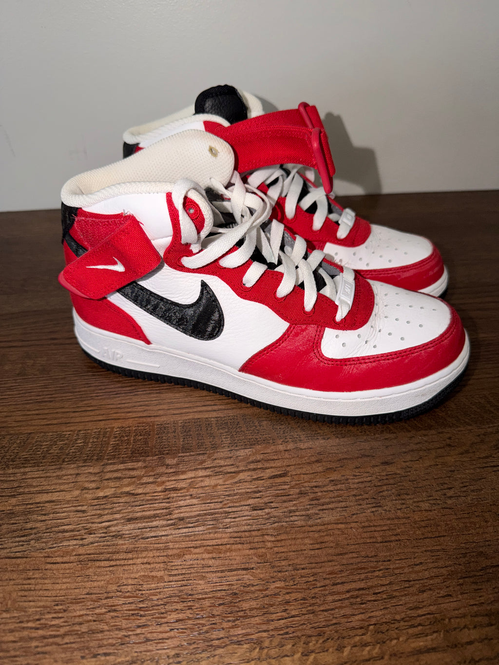 Nike Air Force 1 High Women’s 8.5 Red White Black DV3902-600 Sneakers