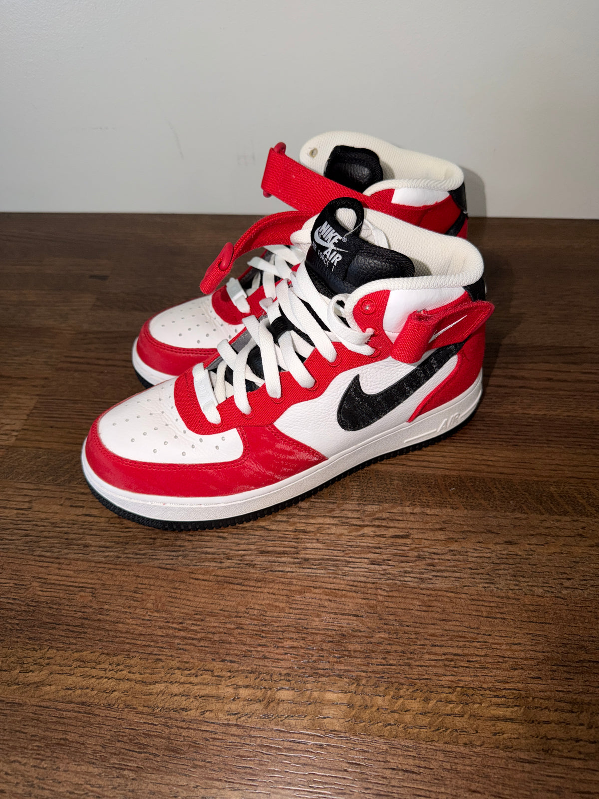 Nike Air Force 1 High Women’s 8.5 Red White Black DV3902-600 Sneakers