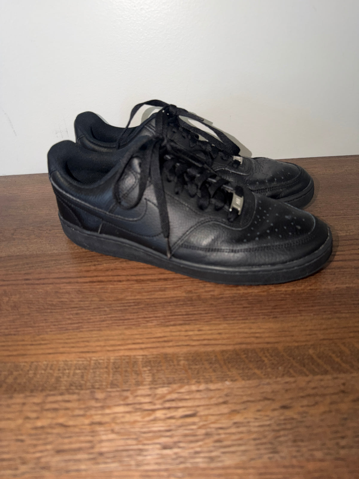 Nike Court Vision Low Men’s Size 9 Triple Black Leather Sneakers Shoes  CD5463-007