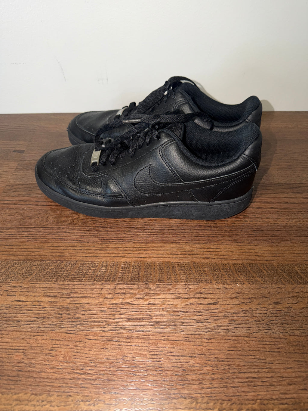 Nike Court Vision Low Men’s Size 9 Triple Black Leather Sneakers Shoes  CD5463-007