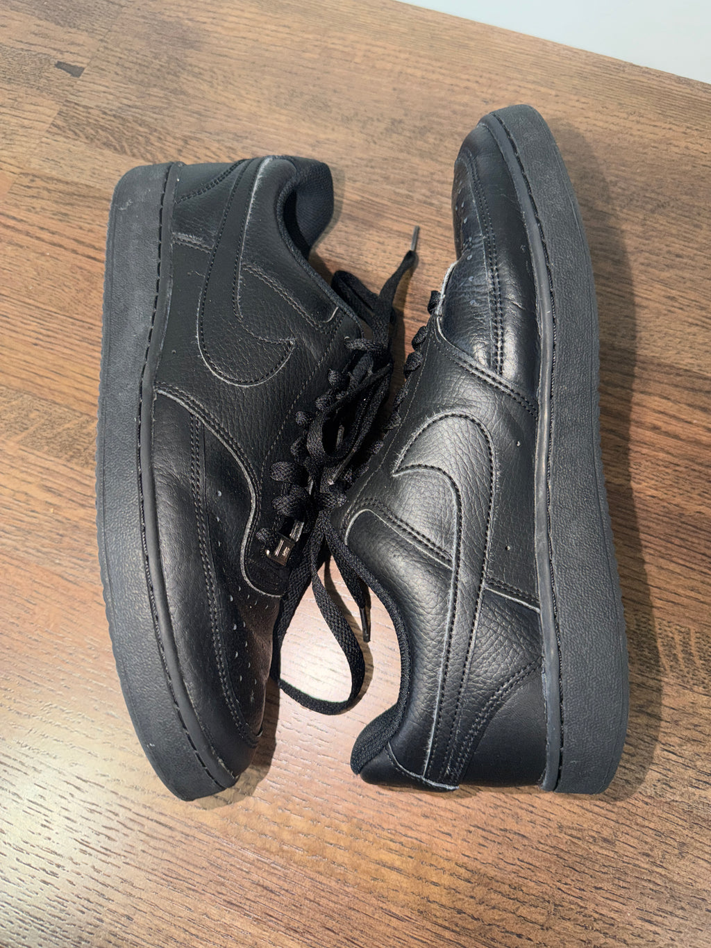 Nike Court Vision Low Men’s Size 9 Triple Black Leather Sneakers Shoes  CD5463-007