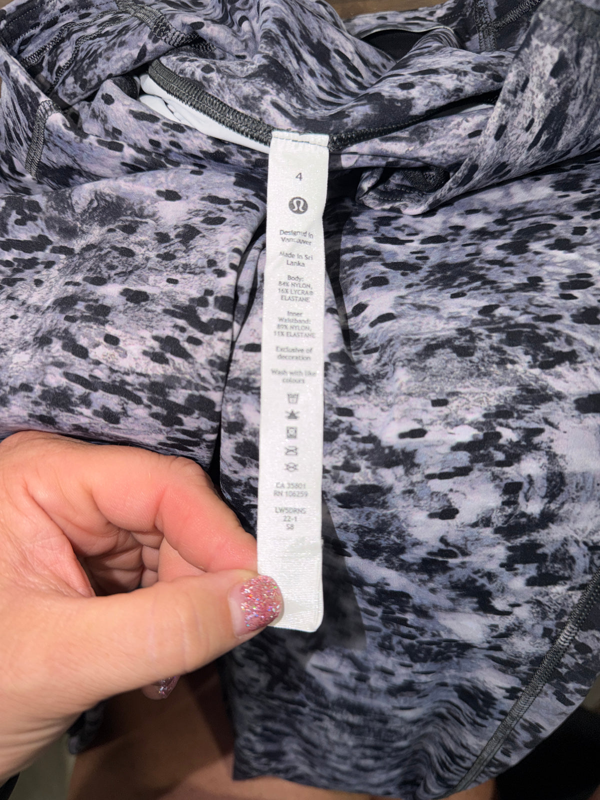 Lululemon Speed Up Tight 28” Crystalline Multi Leggings Women’s Size 4