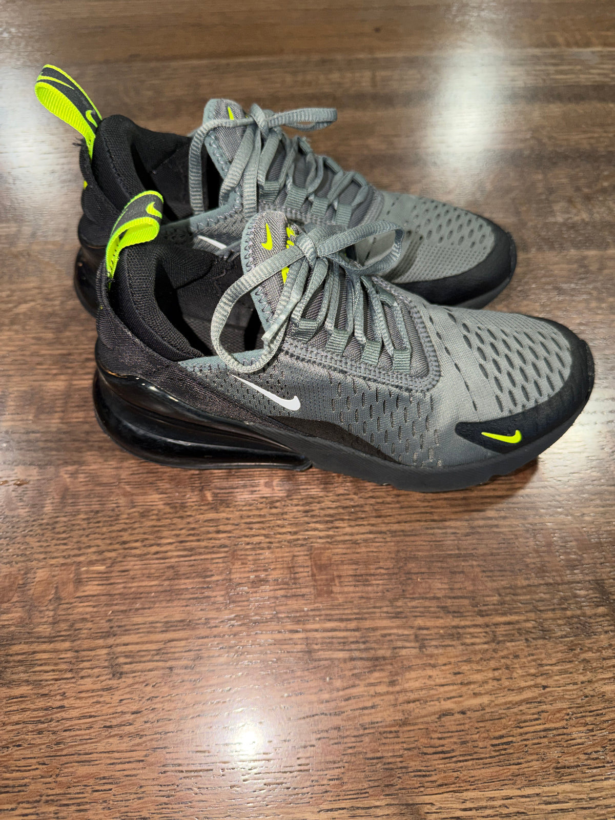 Nike Air Max 270 GS Iron Grey Volt Black DZ5631-001 Big Kids Size 4Y