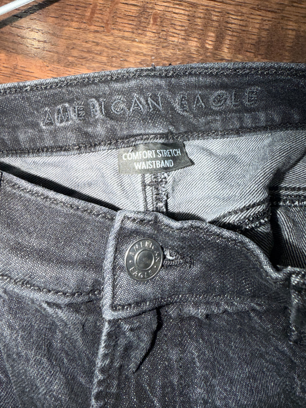American Eagle Women’s Ex Boyfriend Jeans Size 4 Regular