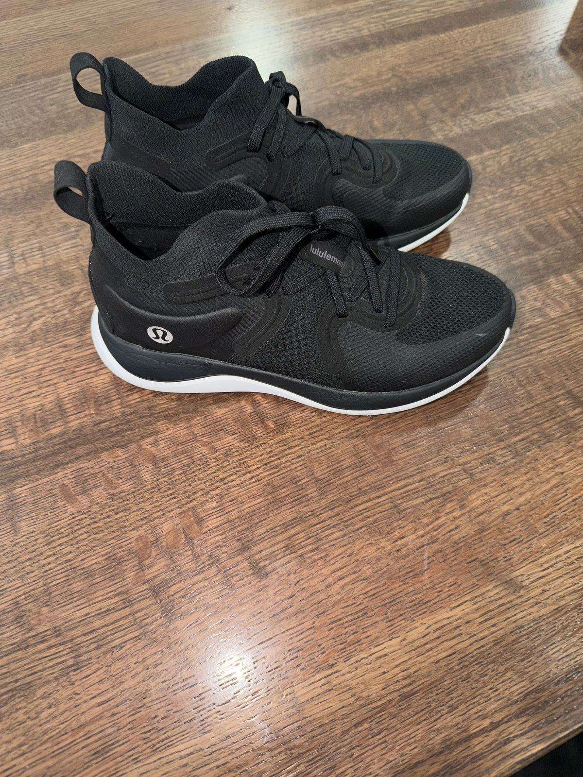 Lululemon Chargefeel Workout Mid 2 Women’s Size 6.5 Black White Anchor Training Shoes