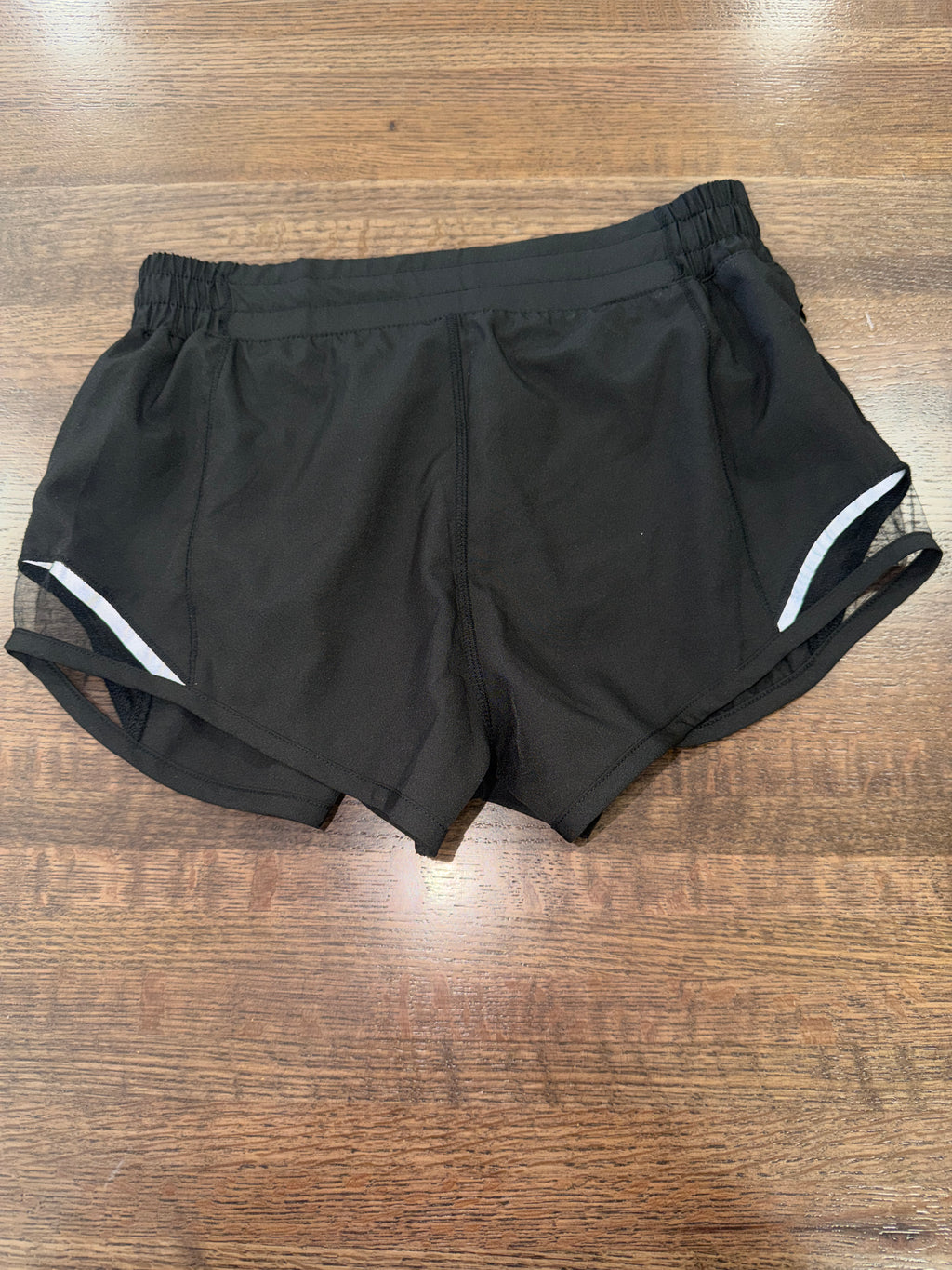 Lululemon Scuba Mid-Rise Oversized Short 3” Trim Women’s Black Size Small