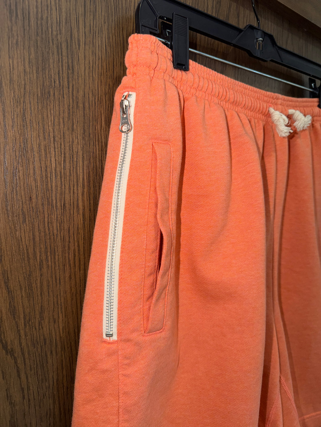 Nike Standard Issue Dri-FIT 8” Basketball Shorts Orange /Coral DQ5712-643 Men’s