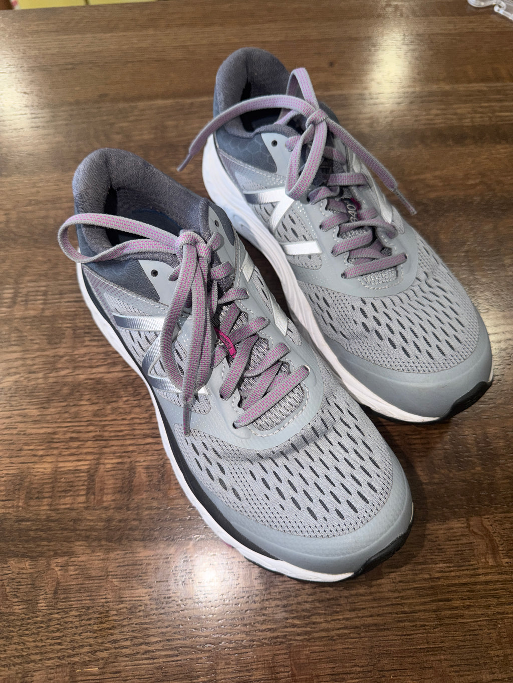 New Balance 840v4 Women’s Running Shoes Gray Pink ABZORB Size 8