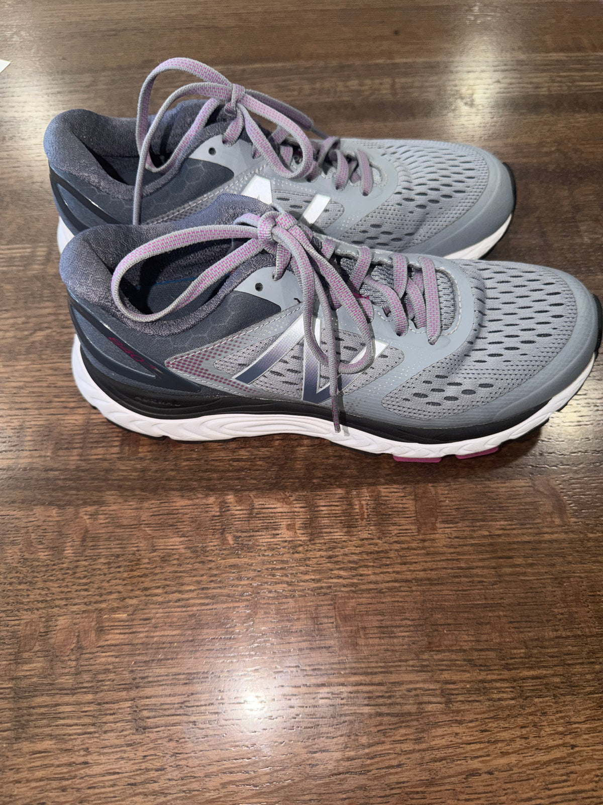New Balance 840v4 Women’s Running Shoes Gray Pink ABZORB Size 8