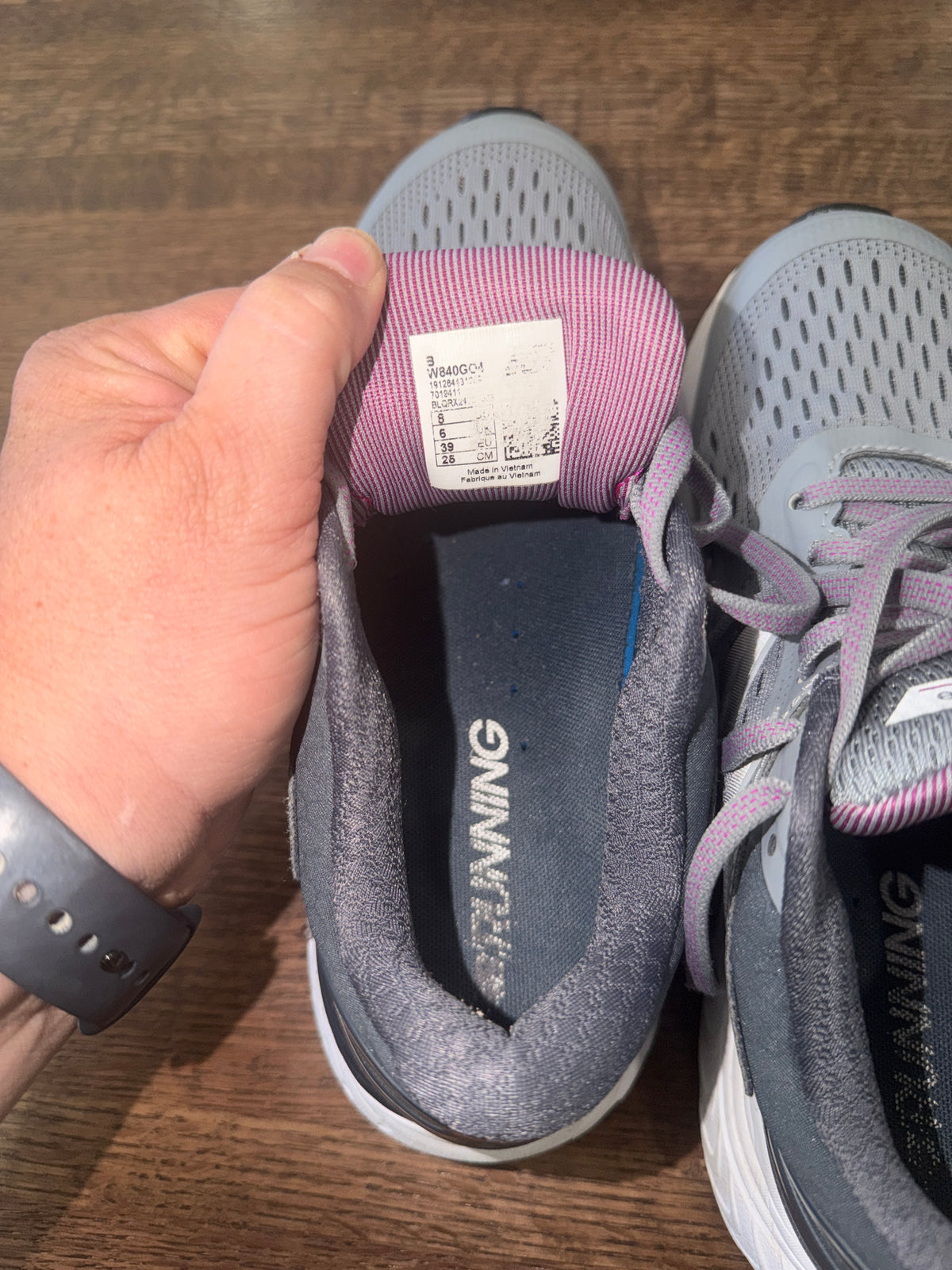 New Balance 840v4 Women’s Running Shoes Gray Pink ABZORB Size 8