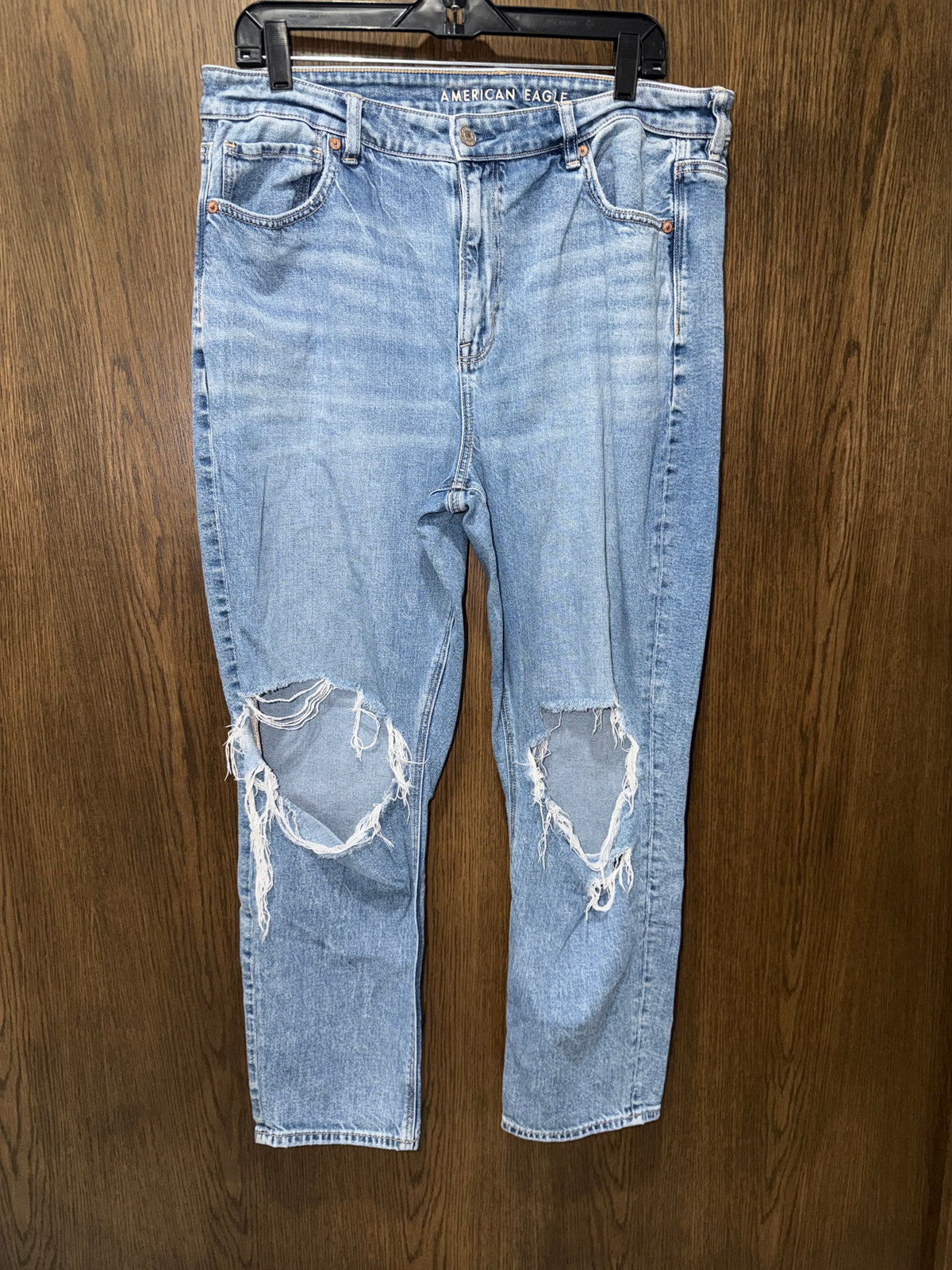 American Eagle Women’s Mom Jeans Strigid Size 16