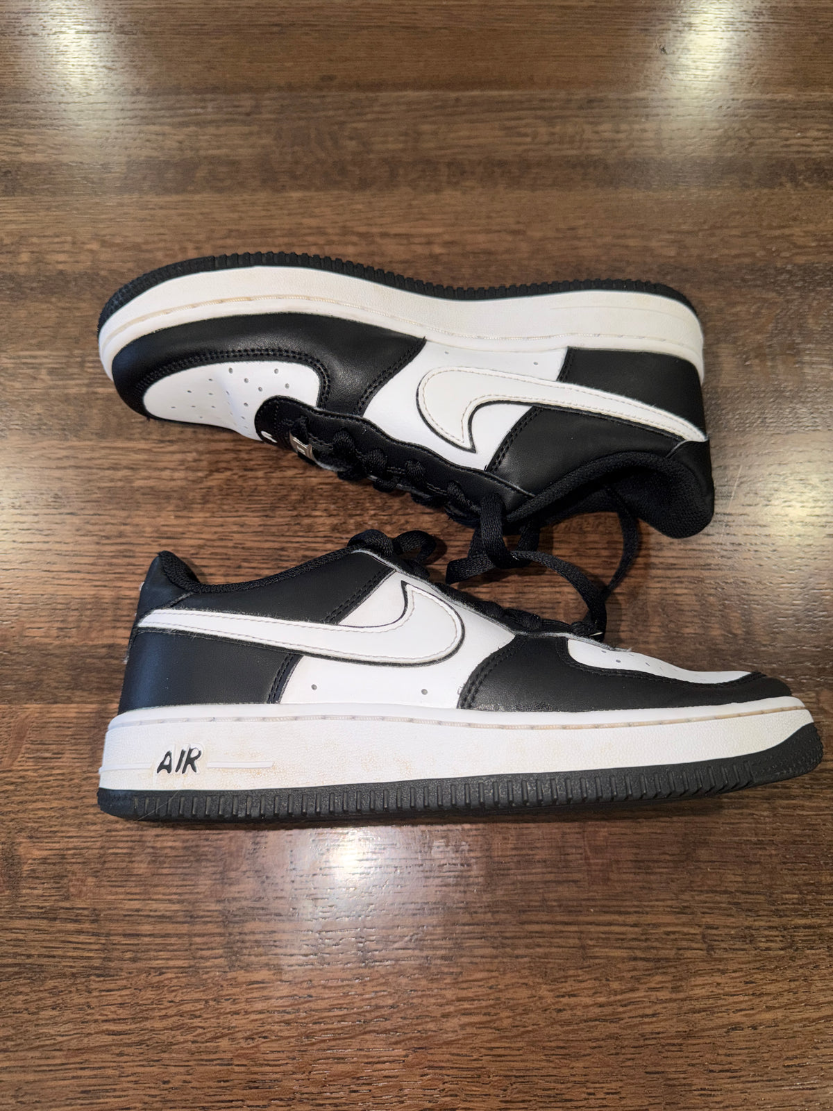Nike Air Force 1 ’07 Low Black White Panda Sneakers Youth Size 5.5Y DV0788-001