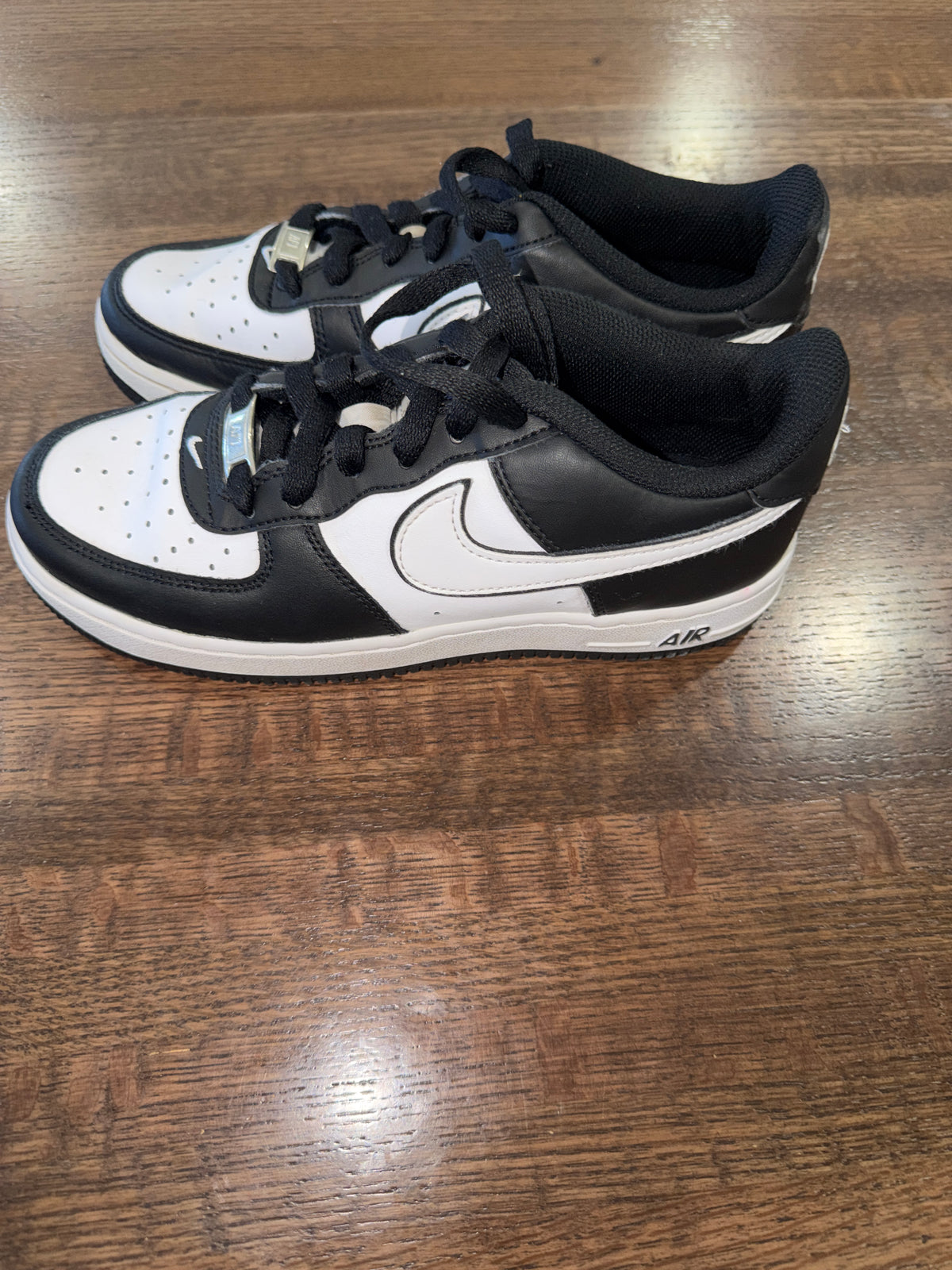 Nike Air Force 1 ’07 Low Black White Panda Sneakers Youth Size 5.5Y DV0788-001