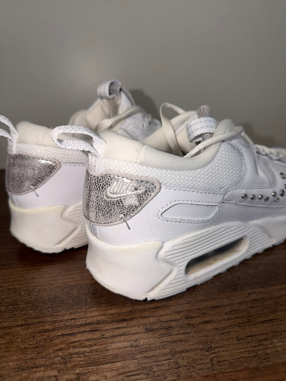 Nike Air Max 90 Futura Studded Swoosh White Silver Women’s Size 8.5 FQ8888-100