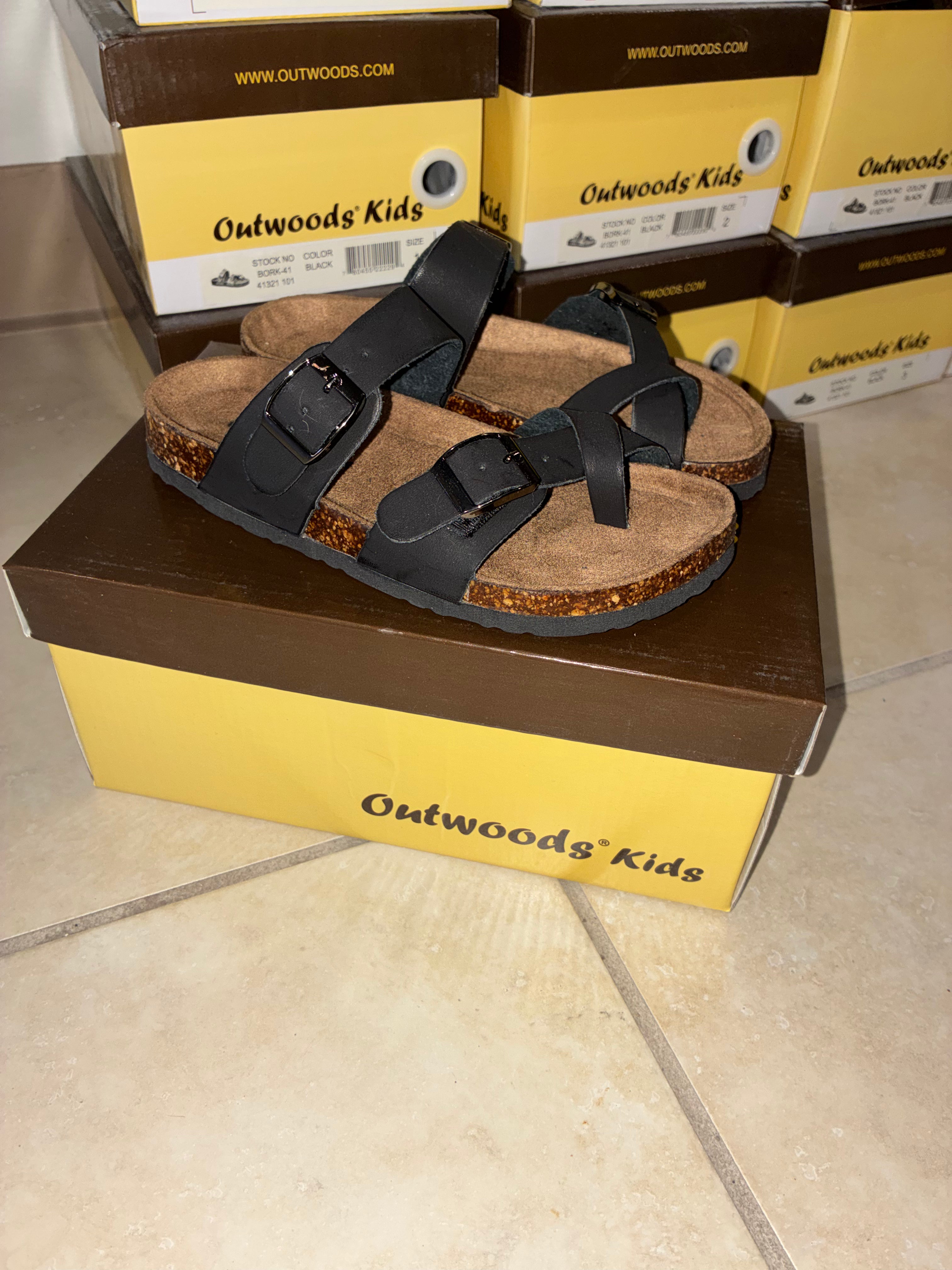 Outwoods Kids Girls Borks Sandals Black Size 4 NIB NEW