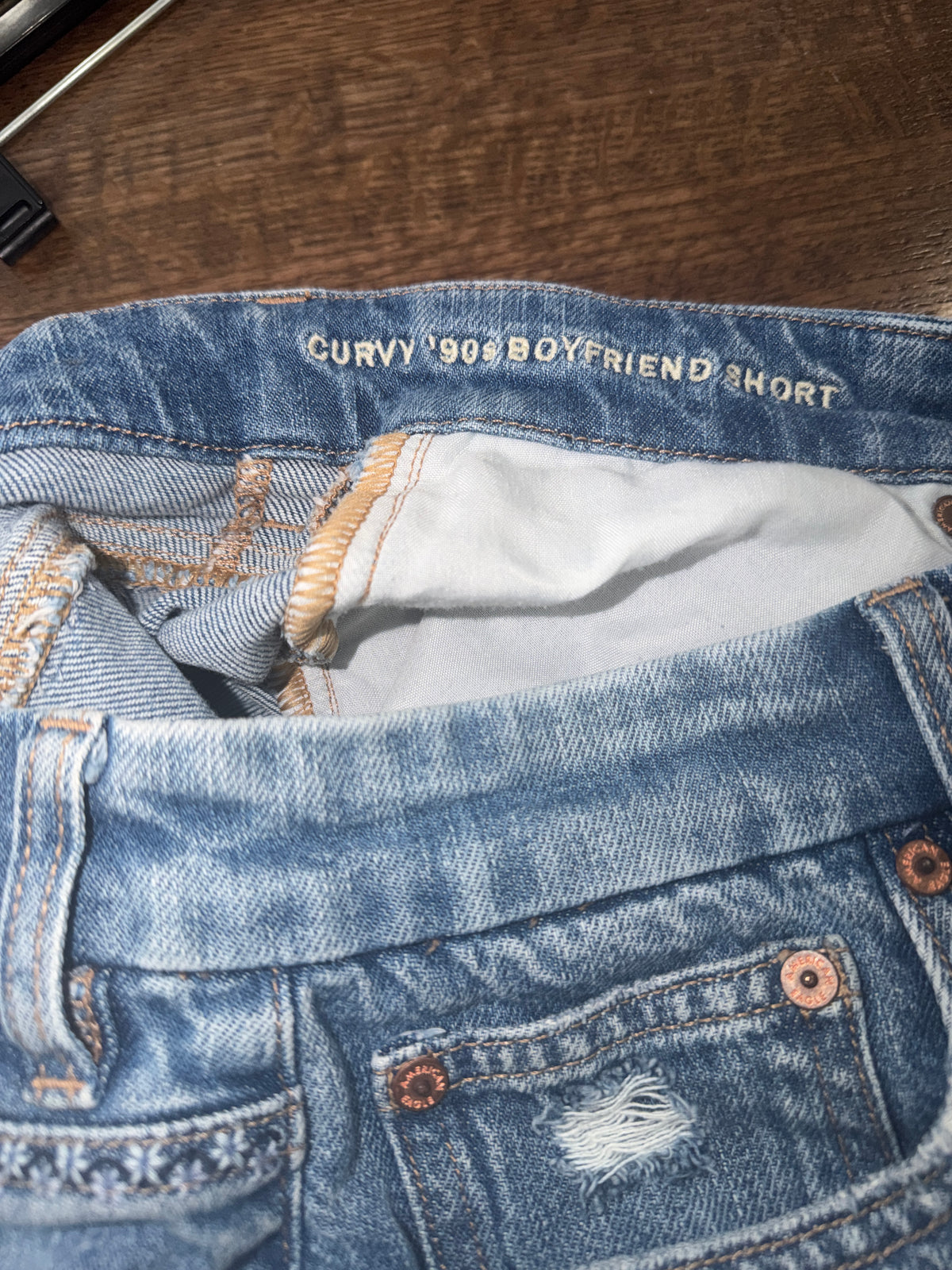 American Eagle Curvy 90s Boyfriend Distressed Denim Shorts Women's Size 10