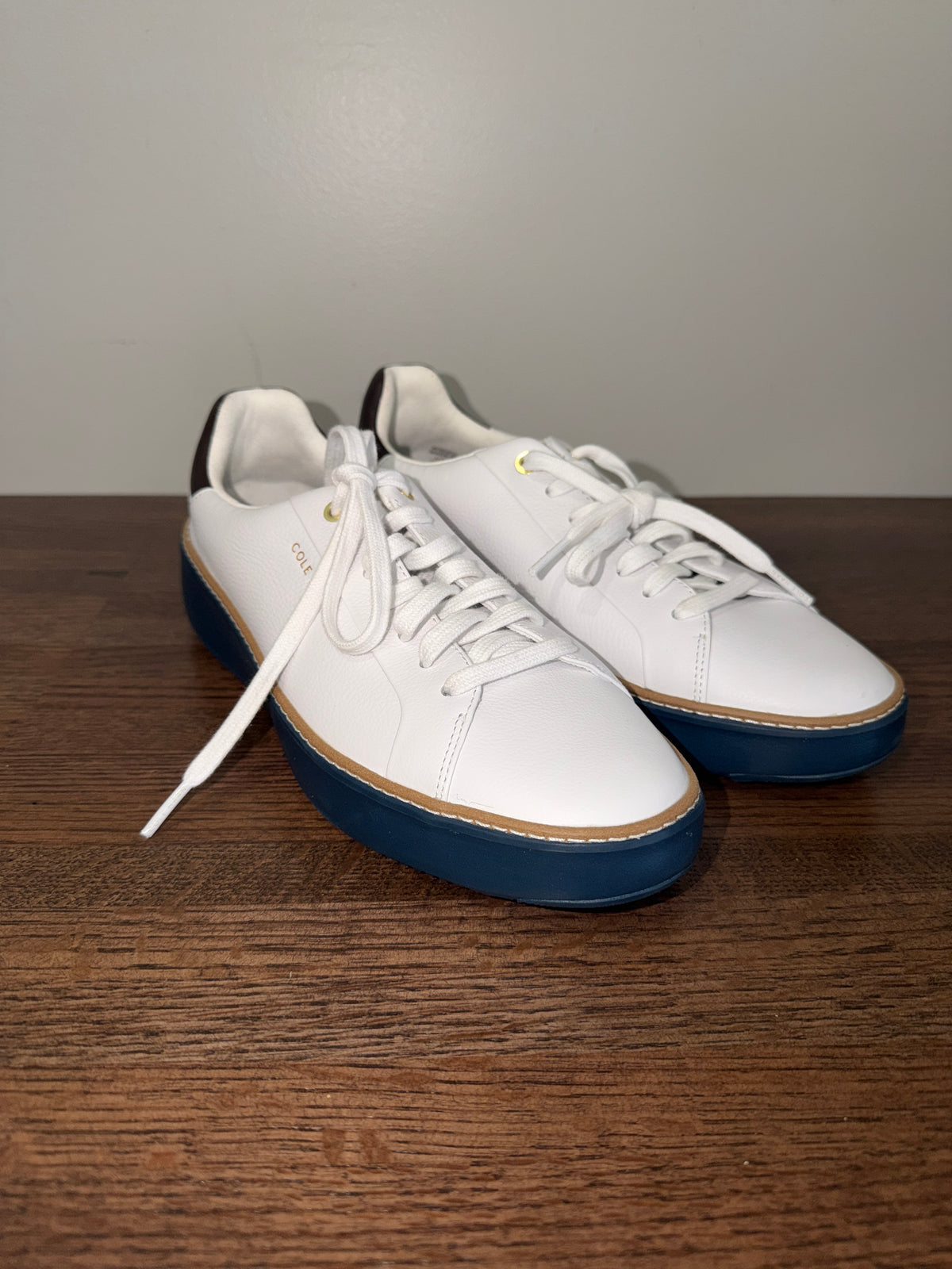 Cole Haan Women’s White Leather Navy Blue Sole Lace-Up Sneakers Size 8.5