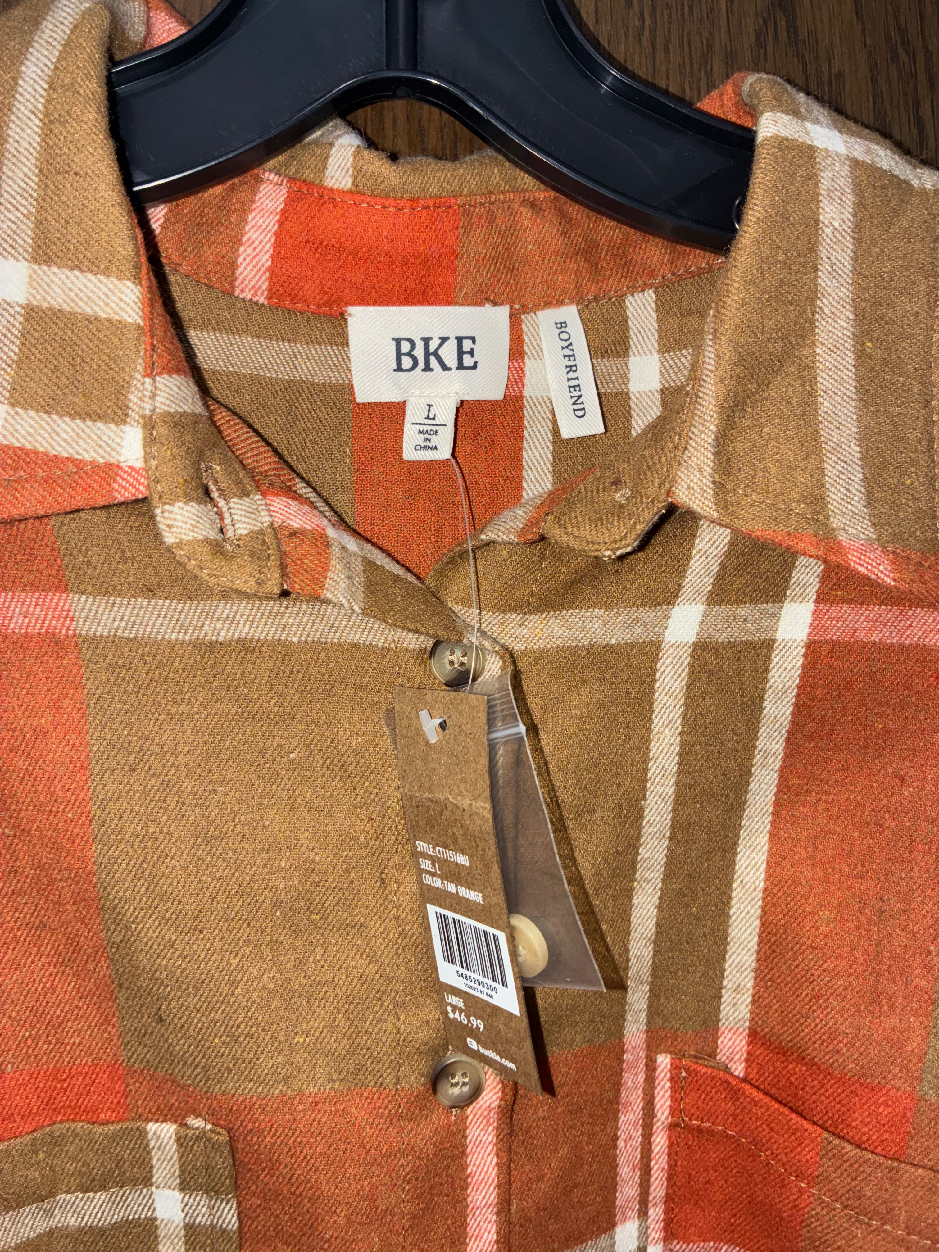 BKE Boyfriend Plaid Flannel Button Down Shirt Tan Orange Women’s Large NWT
