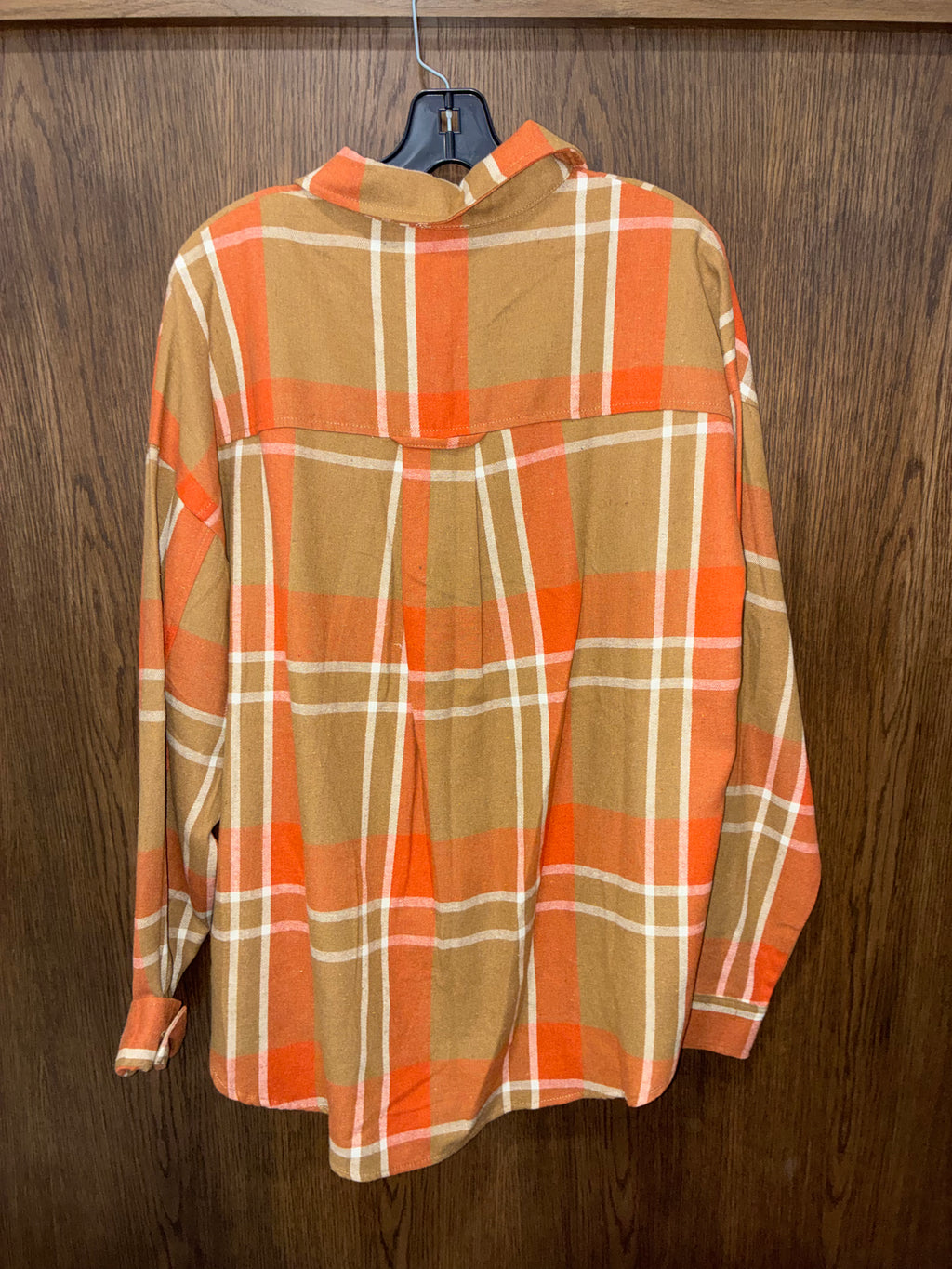 BKE Boyfriend Plaid Flannel Button Down Shirt Tan Orange Women’s Large NWT