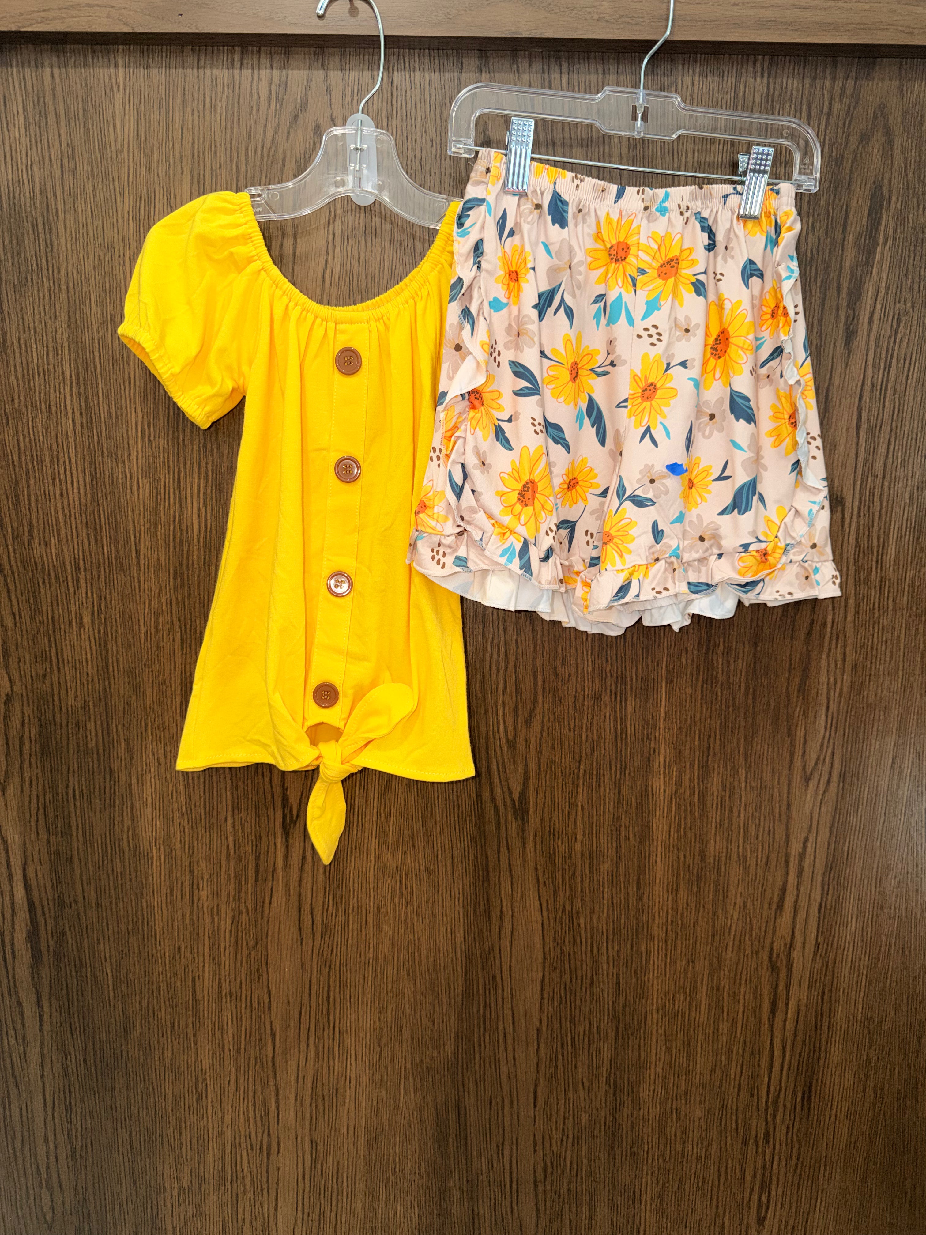 Girly Max NWT GIRLS SPRING AND SUMMER YELLOW COTTON TOP FLORAL PRINT SHORTS SET Size 5/6