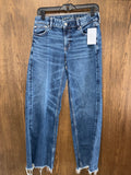 American Eagle Women’s Low Rise Baggy Wide Leg Size 2 Short