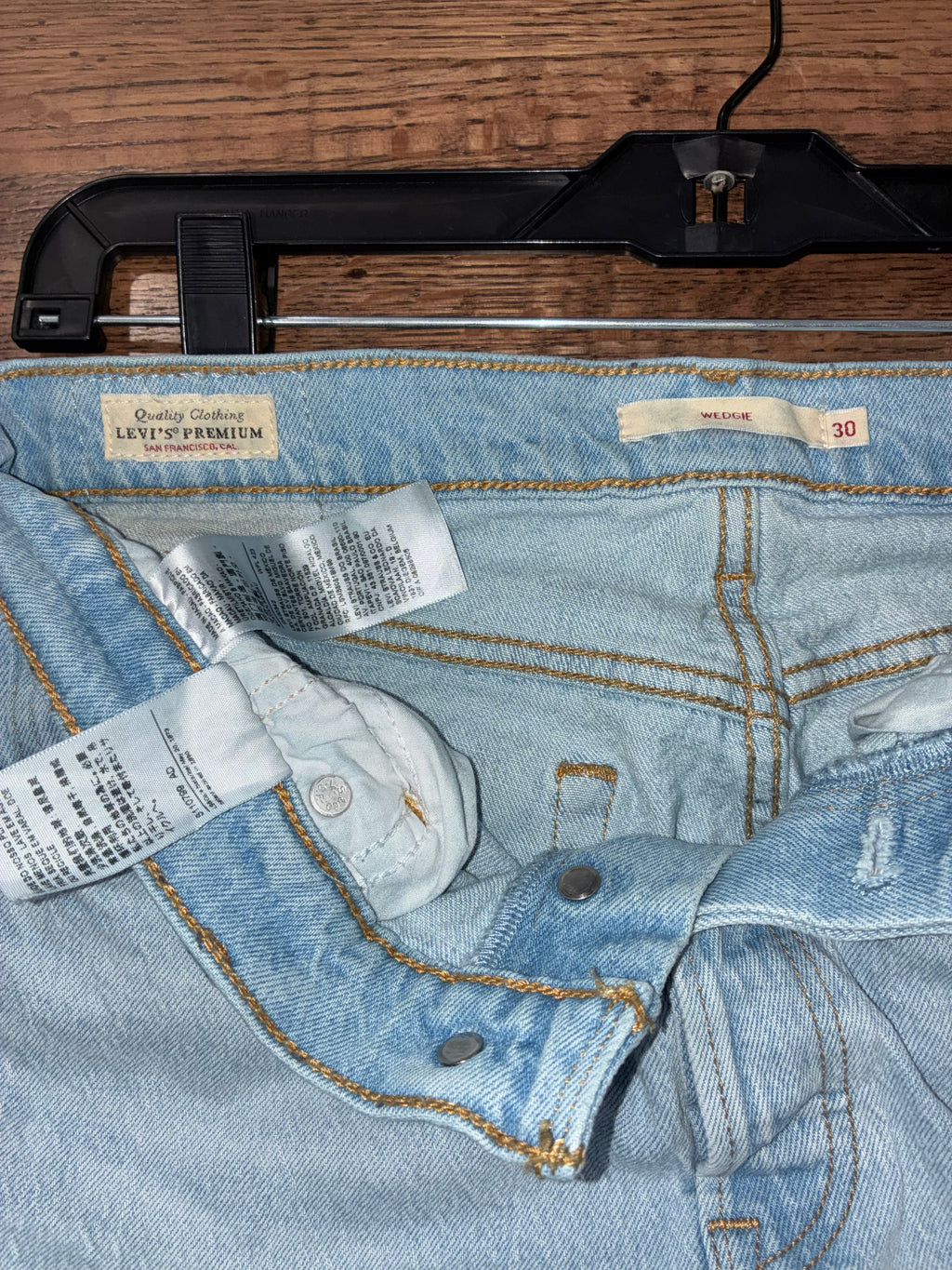 Levi’s Women’s 501 ButtonFly Wedgie Straight Jeans Size 30