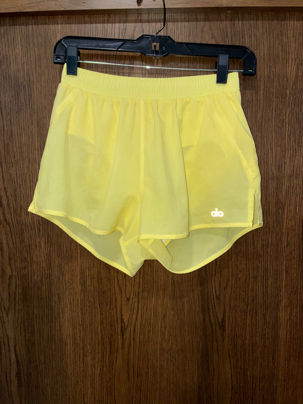 Alo Women’s Running Shorts Lined Sunshine Size Small