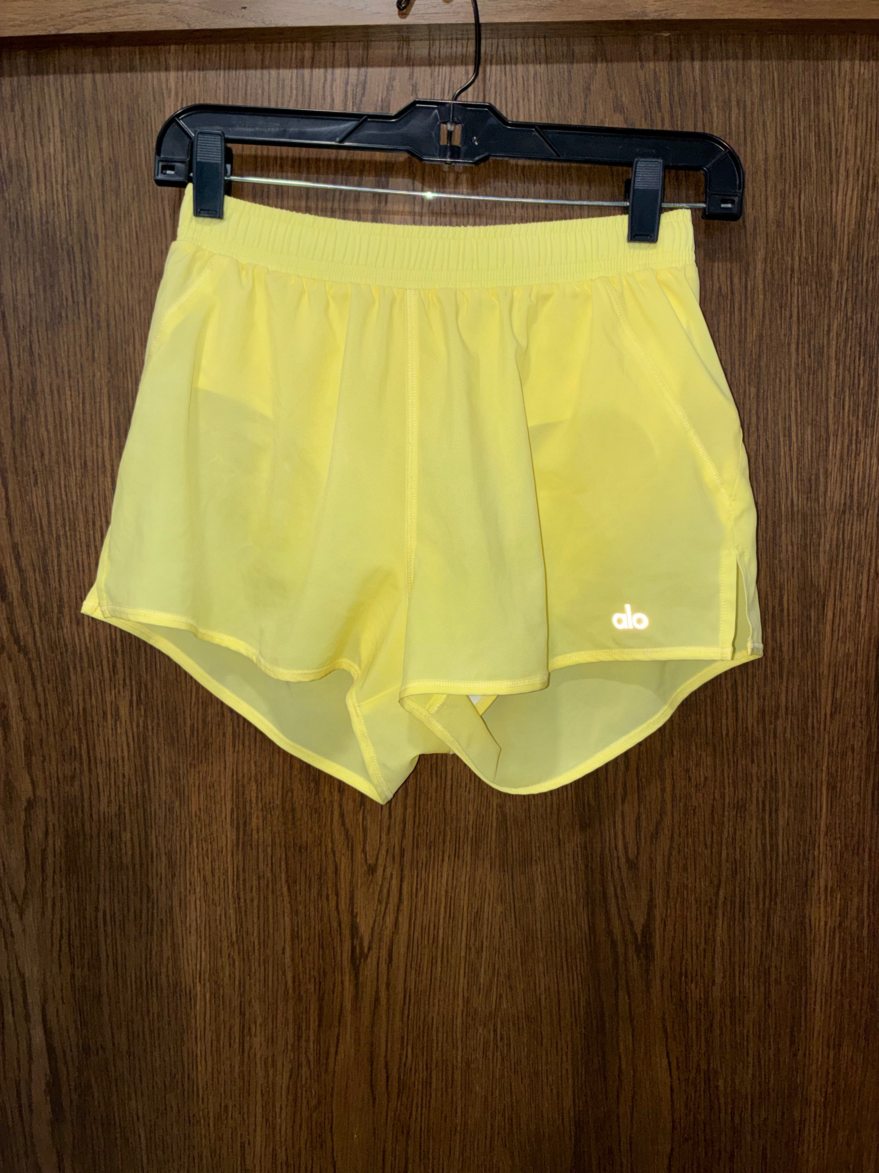 Alo Women’s Running Shorts Lined Sunshine Size Small