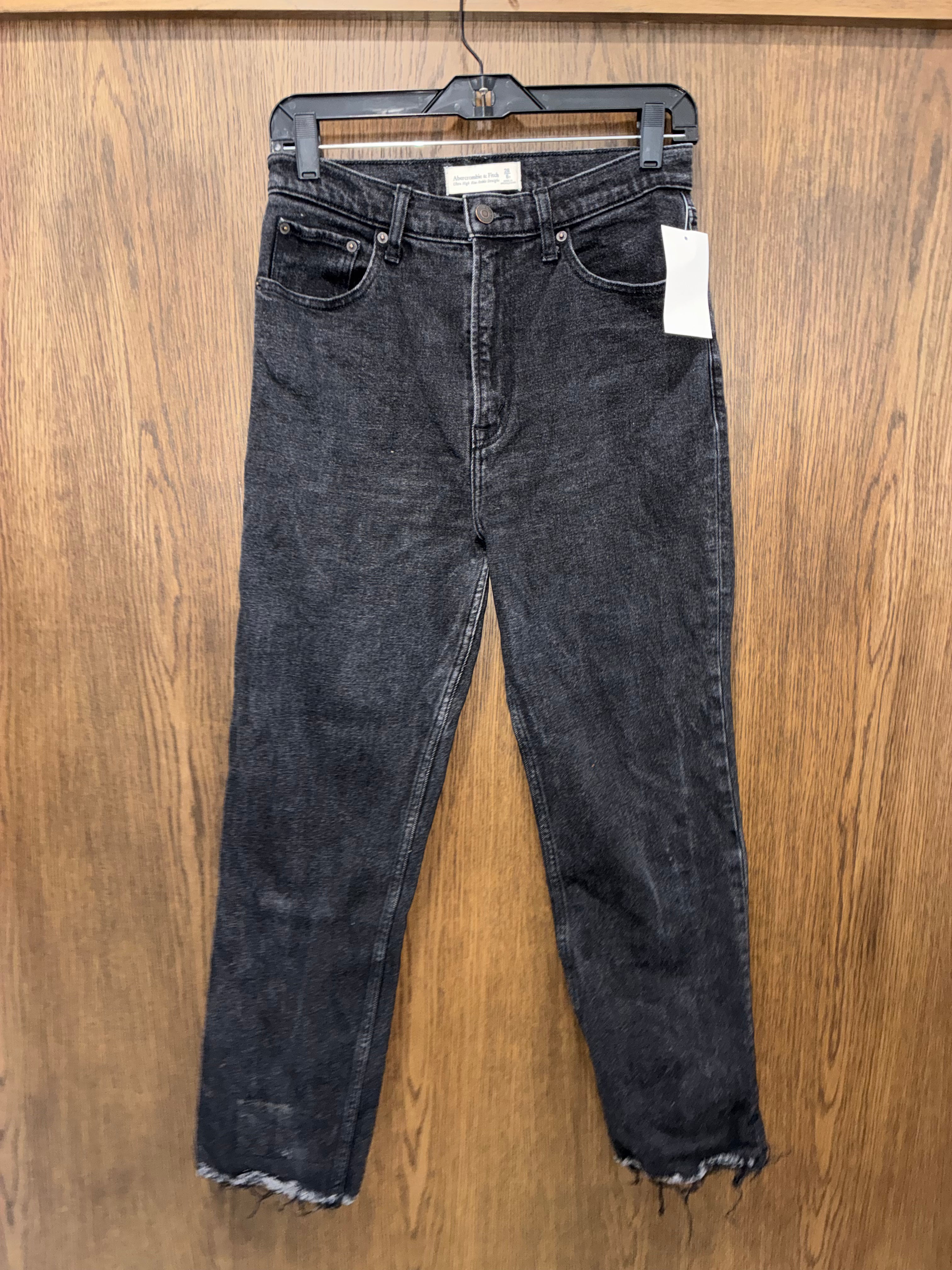 Abercrombie & Fitch Women’s Ultra High Rise Ankle Straight Size 28 6R