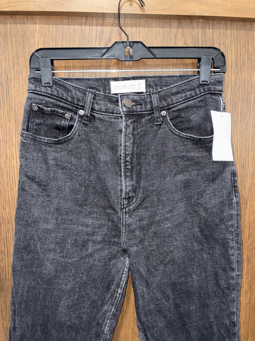 Abercrombie & Fitch Women’s Ultra High Rise Ankle Straight Size 28 6R