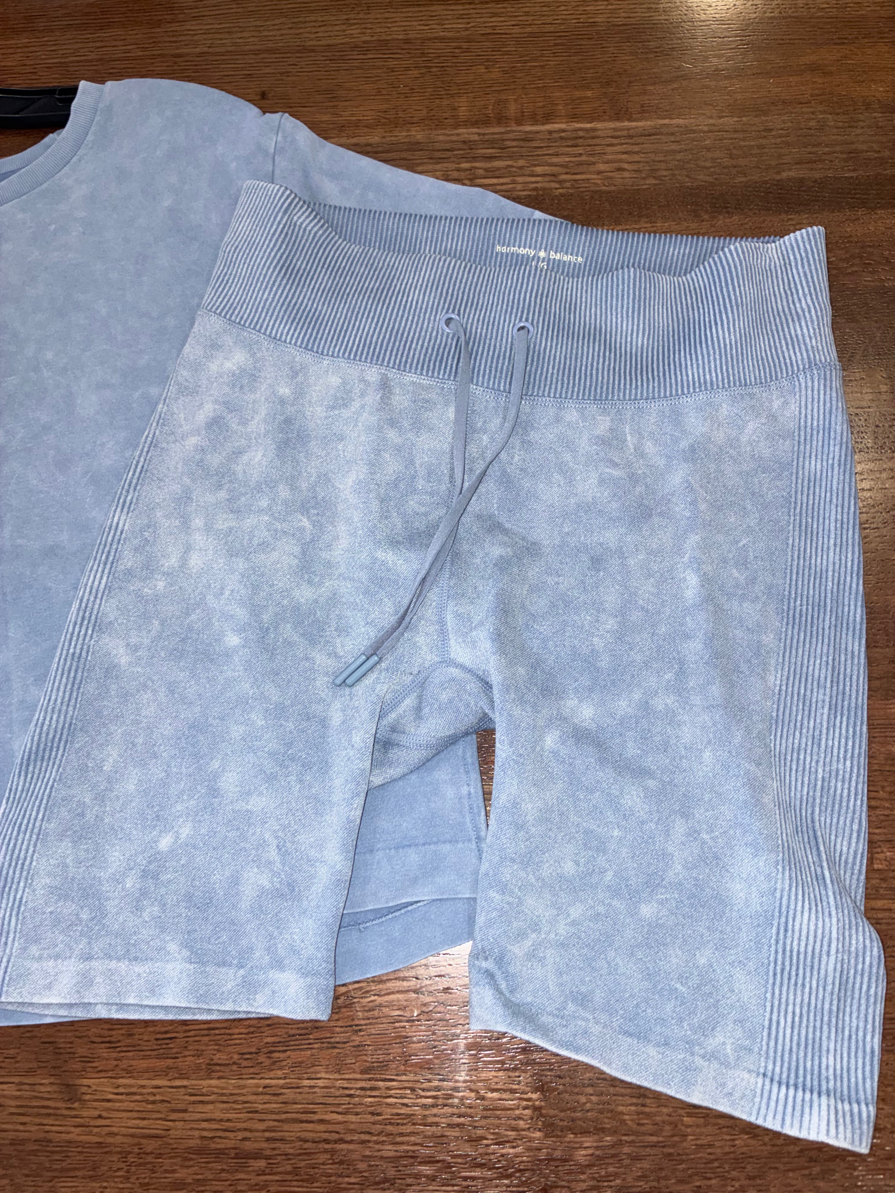 Harmony Balance Women’s Wide Long Crop T-Short & Biker Shorts Size Large
