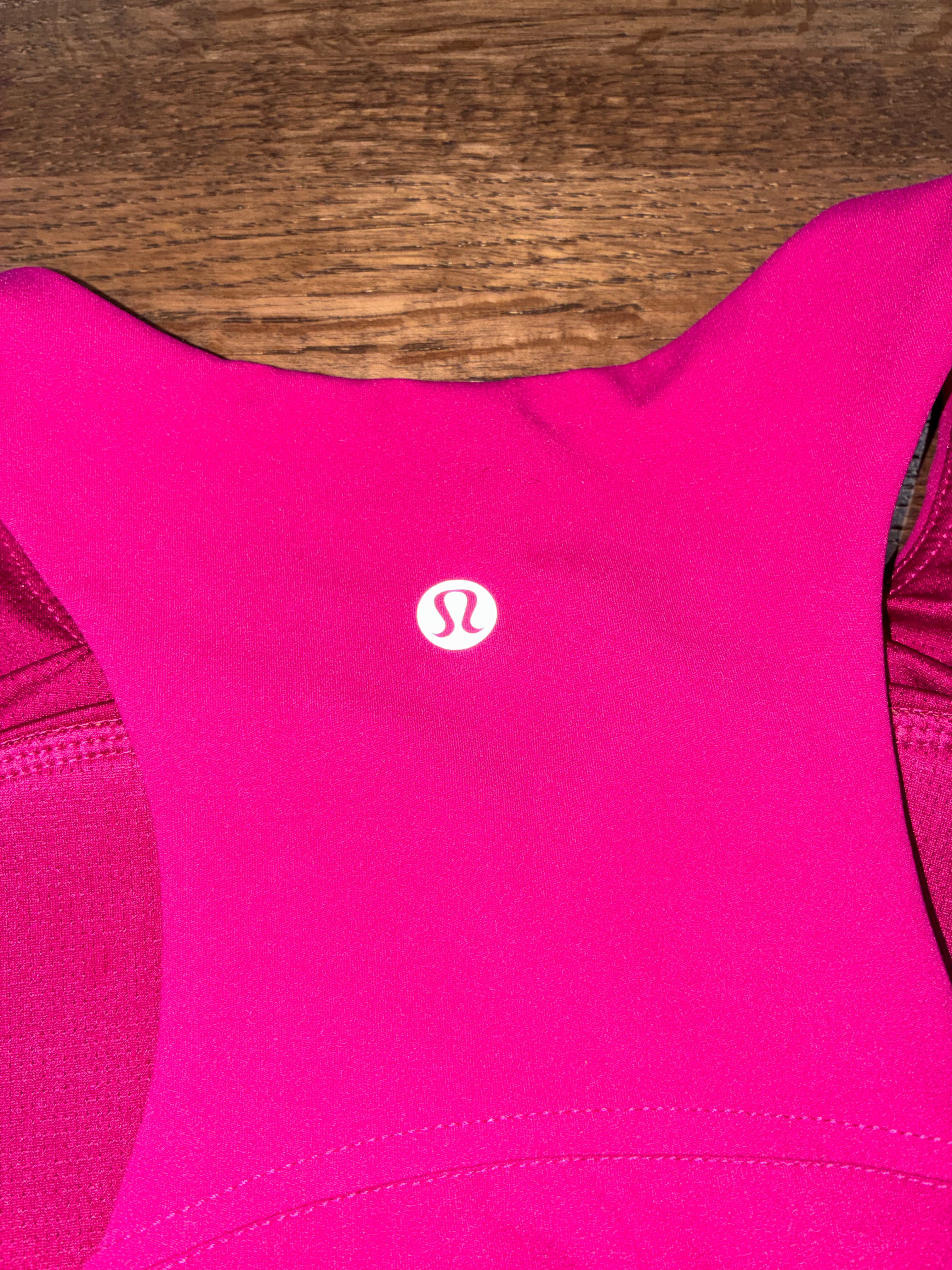 Lululemon Women’s Invigorate Train Tank Size Small  Built-in Shelf Bra Medium Support