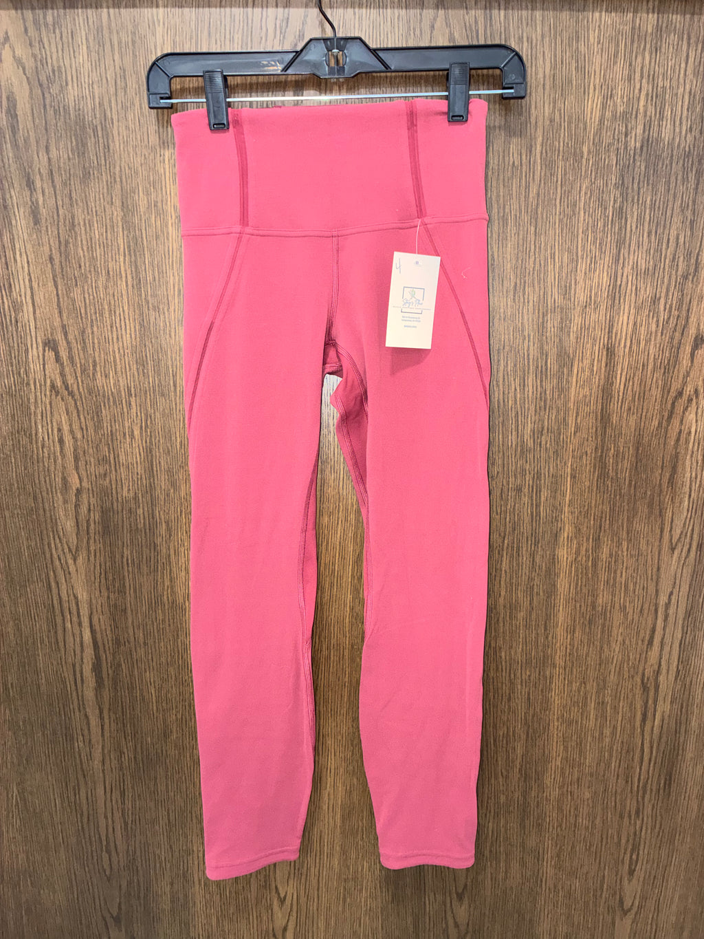 Lululemon Women’s Fast Free Cool Non-Reflective Size 4 25” Inseam