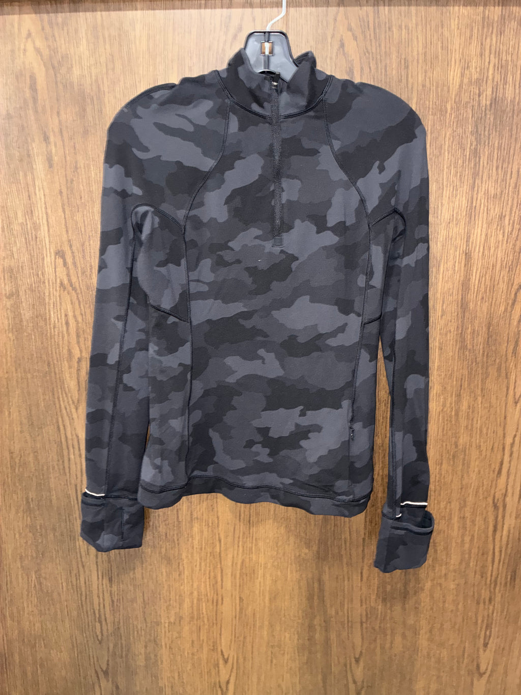 Lululemon Define Jacket
Nulu Camo Size 6